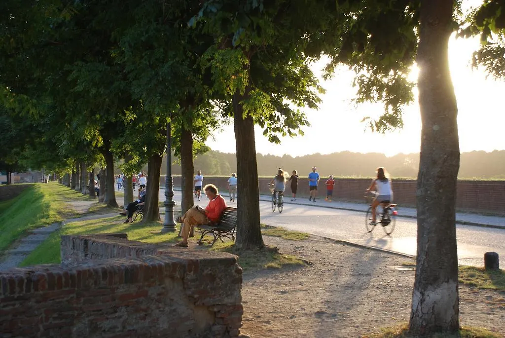 S. Agostino Fronte Mura Lucca